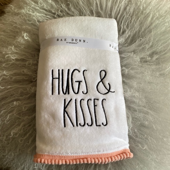 Rae Dunn Hand Towels - Picture 4 of 4